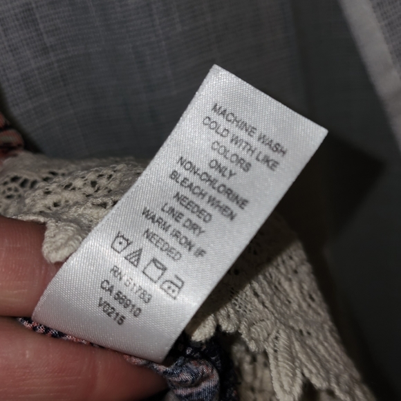 New Maurices Boho Cold Shoulder Short Sleeve Blouse Crochet Lace Hem Flowy Comfy - Picture 9 of 13